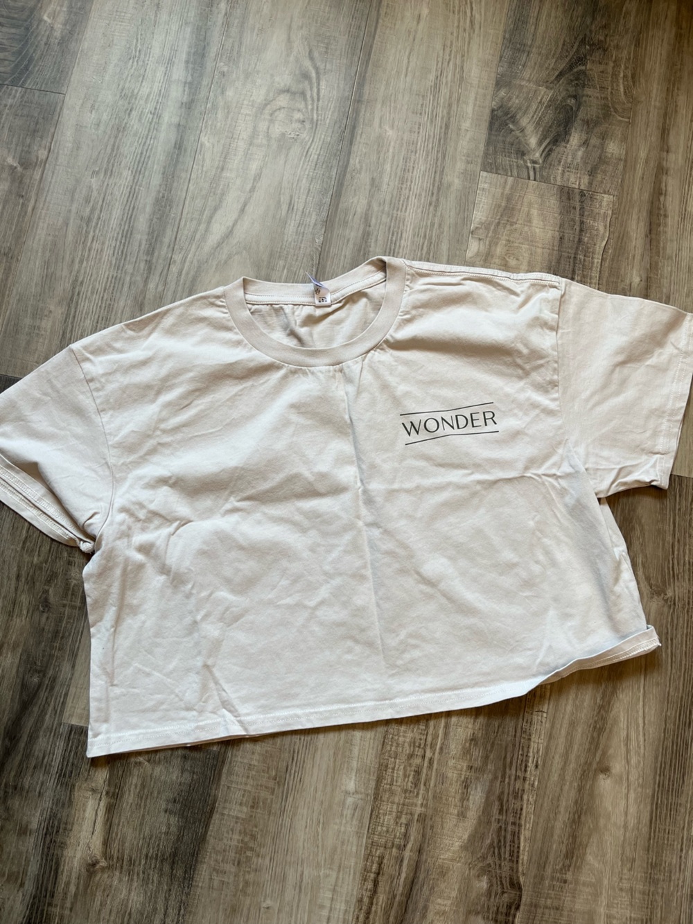 Wonder size L cropped t shirt